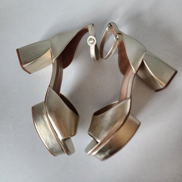 Bernardo Platform Sandals "LIKE NEW" - Picture 10 of 16